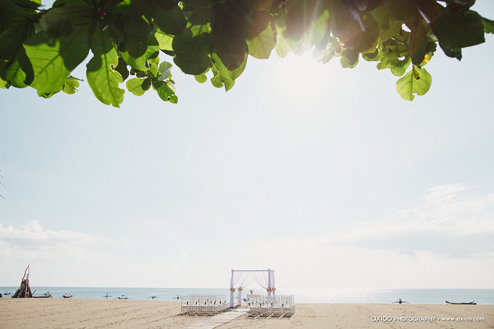 Axioo: Bohemian Beach Paradise